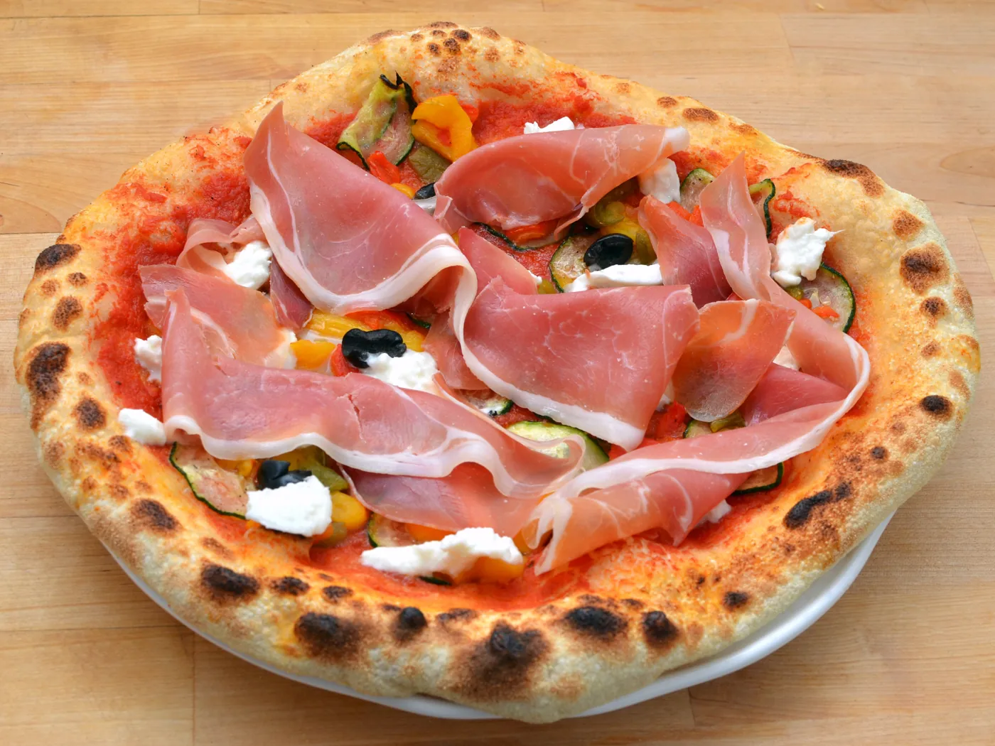 Pizza artisanale Chez Charles, idéale pour une réception conviviale